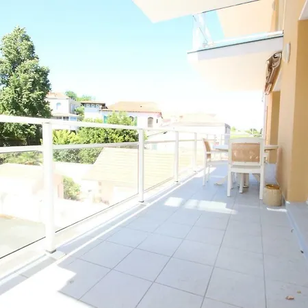 Grand Appt T2 Terrasse Sud + Pkg - 150m De La D'eyrac 아파트